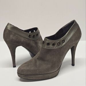Stuart Weitzman Grommets Heeled Ankle Booties Taupe Gray Brown Suede Size 10